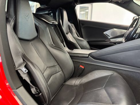 Used 2021 Chevrolet Corvette Stingray Preferred Cpe w/ Z51 Performance Package image 27