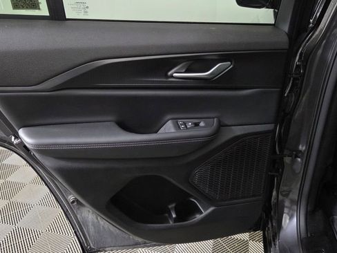 Used 2023 Jeep Grand Cherokee Altitude image 31