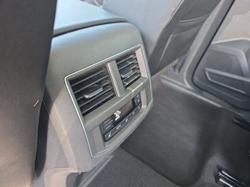 Used 2019 Volkswagen Atlas SEL Premium AWD/4WD image 32