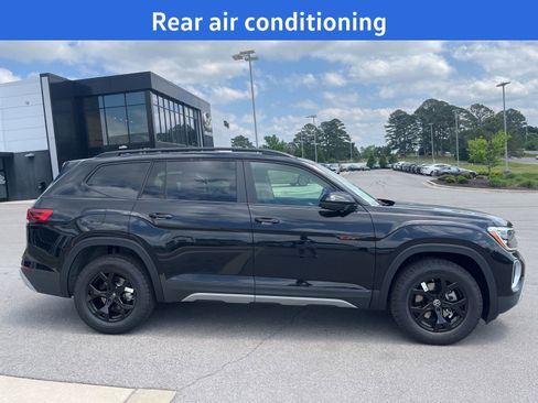New 2026 Volkswagen Atlas Peak Edition AWD/4WD image 3