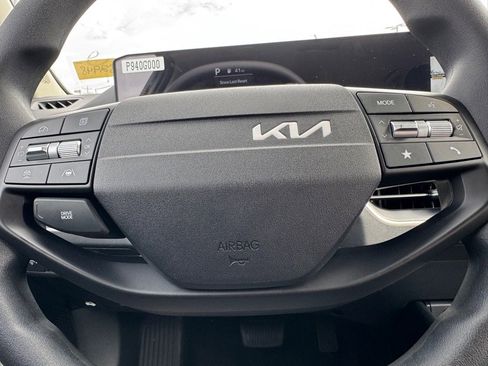 New 2025 Kia K4 LXS image 11