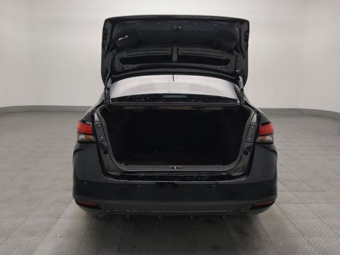 Used 2024 Nissan Versa S w/ S Plus Package image 29