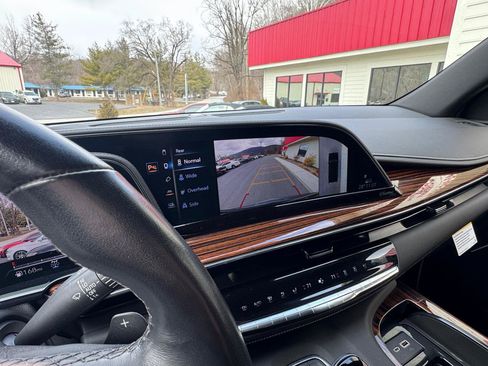 Used 2021 Cadillac Escalade Luxury AWD/4WD image 24