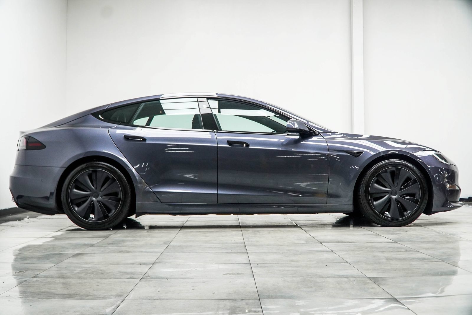 Used 2022 Tesla Model S AWD/4WD image 8