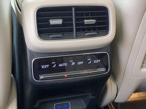 Used 2024 Mercedes-Benz GLE 350 4MATIC image 23