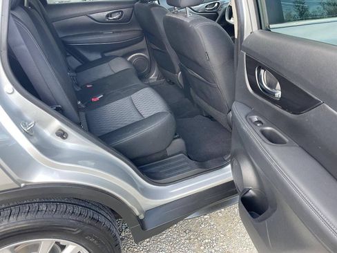 Used 2018 Nissan Rogue SV w/ Premium Package AWD/4WD image 13