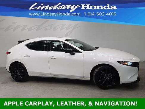 Used 2024 MAZDA MAZDA3 Hatchback w/Premium Plus Pkg image 3