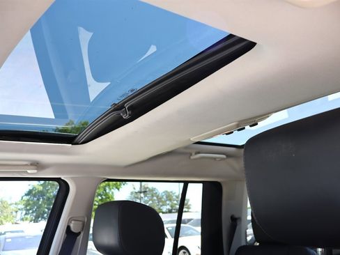 Used 2016 Land Rover LR4 HSE LUX image 27