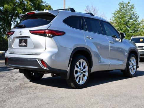 Used 2023 Toyota Highlander Limited image 7