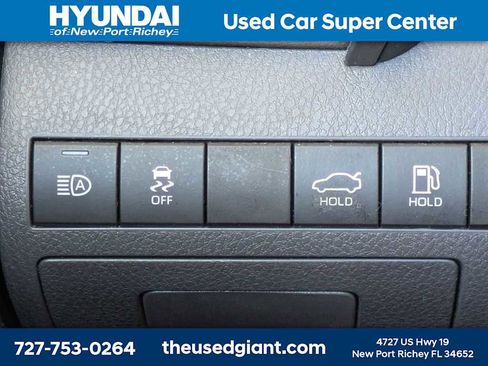 Used 2019 Toyota Camry XLE FWD image 30