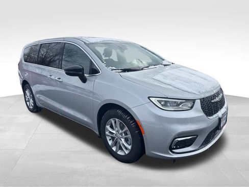 New 2026 Chrysler Pacifica Select AWD/4WD image 7