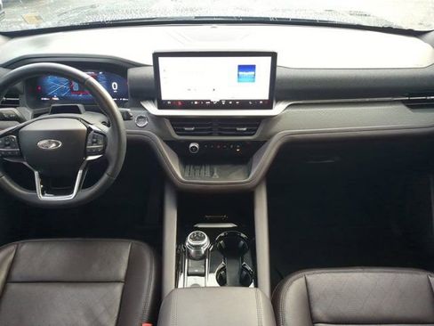 Used 2025 Ford Explorer Platinum AWD/4WD image 14
