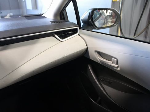 Used 2025 Toyota Corolla LE w/ LE Premium Package image 24