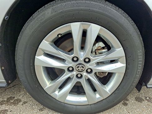 Used 2021 Toyota Sienna Limited AWD/4WD image 27