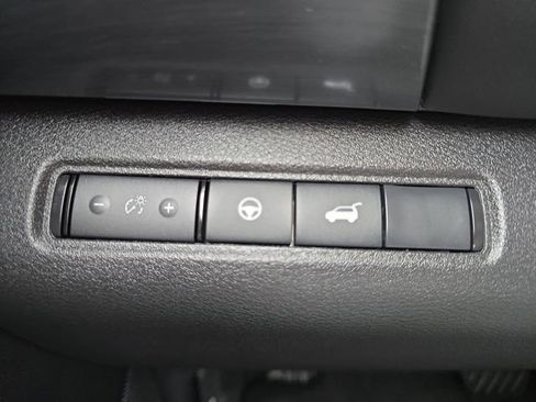 New 2026 Nissan Pathfinder SL FWD image 10