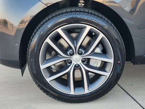 New 2025 Land Rover Range Rover SE image 10