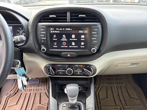 Used 2022 Kia Soul LX image 22