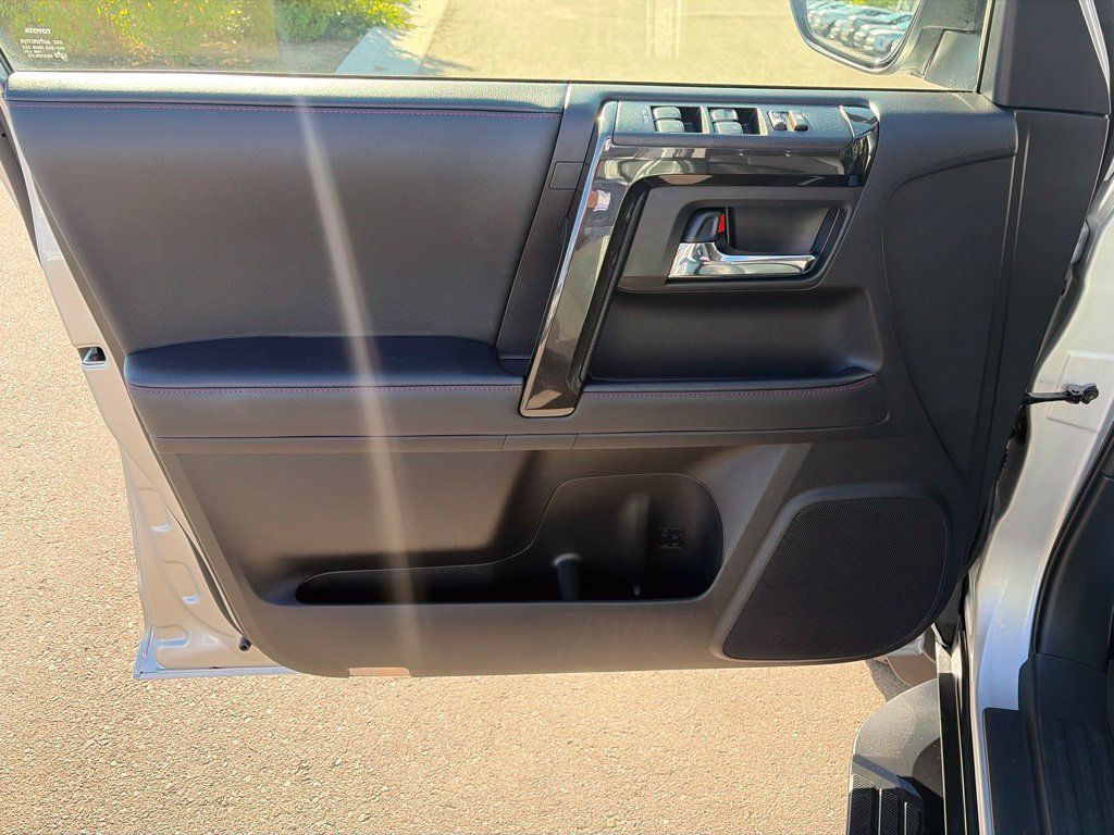 Used 2024 Toyota 4Runner TRD Off-Road Premium w/ Moonroof Package AWD/4WD image 24