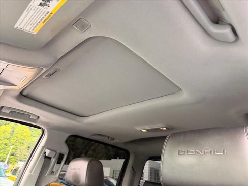Used 2018 GMC Sierra 1500 Denali AWD/4WD image 16