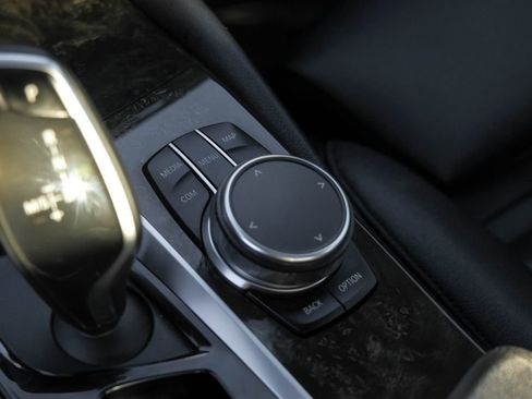 Used 2019 BMW 530i xDrive image 28