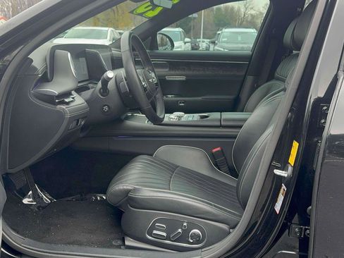 Used 2023 Genesis G90 3.5T image 17