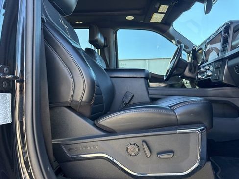 Used 2024 Ford F250 Platinum image 37
