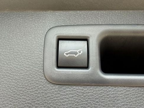 Certified 2024 Toyota Highlander LE image 30