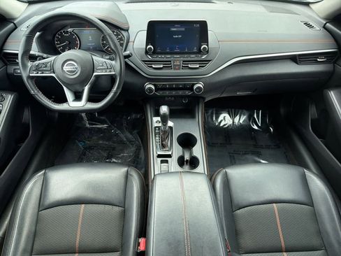 Used 2022 Nissan Altima 2.5 SR w/ Midnight Edition Package image 16