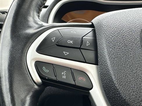 Used 2015 Jeep Cherokee Trailhawk w/ Leather Interior Group AWD/4WD image 14