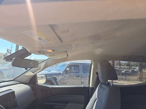 Used 2020 Chevrolet Colorado W/T w/ WT Convenience Package AWD/4WD image 9