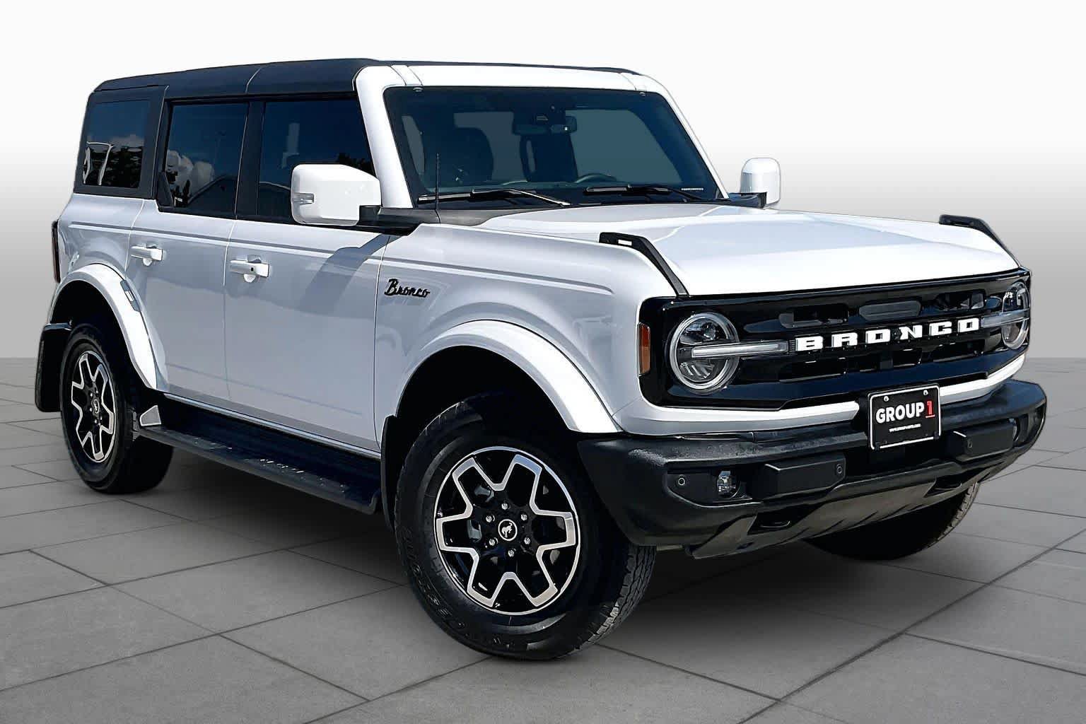 Used 2025 Ford Bronco Outer Banks AWD/4WD image 3