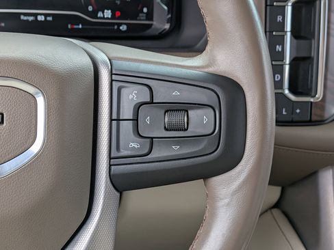 Used 2023 GMC Yukon Denali AWD/4WD image 30