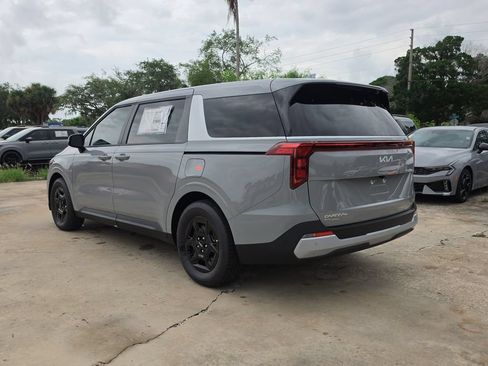 New 2027 Kia Carnival LX FWD image 6