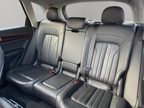 Used 2019 Audi Q5 2.0T Premium image 13