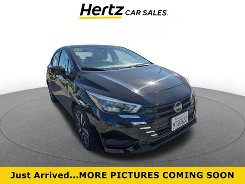 Used 2025 Nissan Versa SV image 1