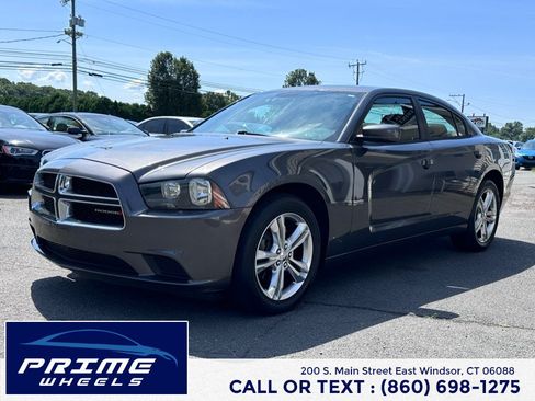 Used 2014 Dodge Charger SE AWD/4WD image 3