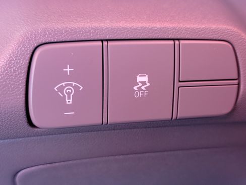 Certified 2025 Hyundai Elantra Sport FWD image 19