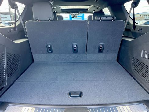 New 2026 Chevrolet Suburban High Country AWD/4WD image 21