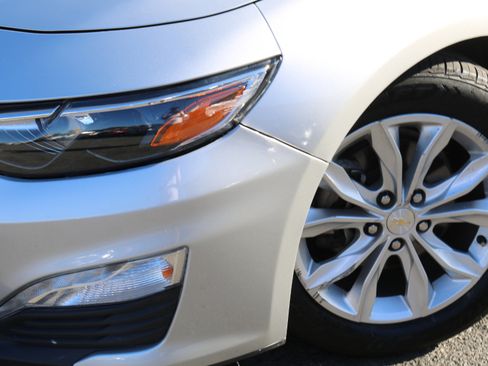 Used 2022 Chevrolet Malibu LT image 4