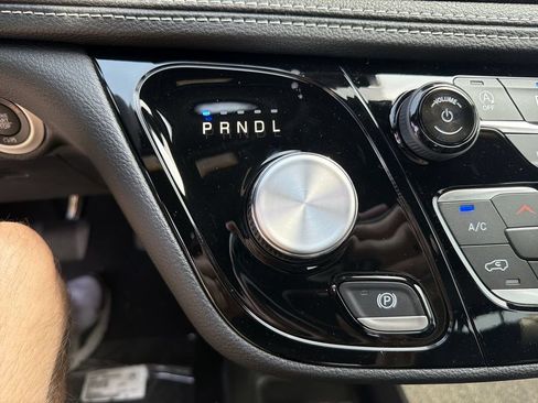 New 2026 Chrysler Pacifica Select FWD image 23