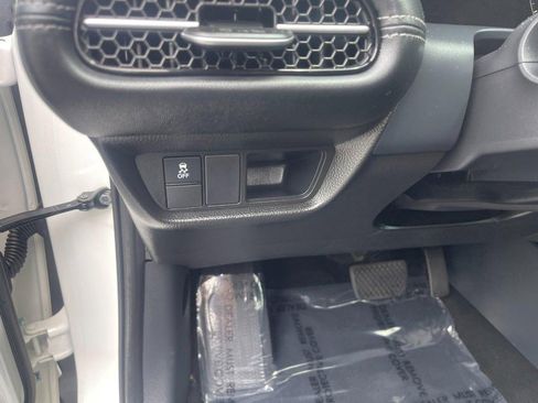Used 2025 Honda HR-V EX-L image 19