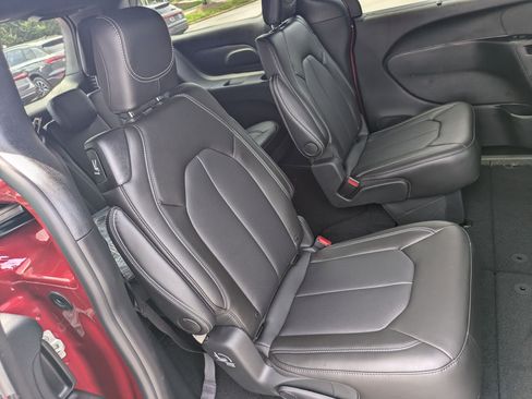 New 2026 Chrysler Pacifica Select image 26