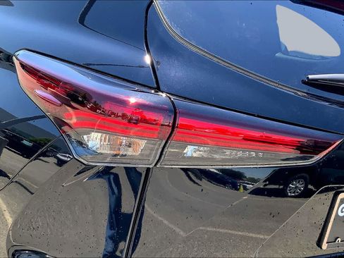 New 2026 Toyota Highlander Platinum AWD/4WD image 14