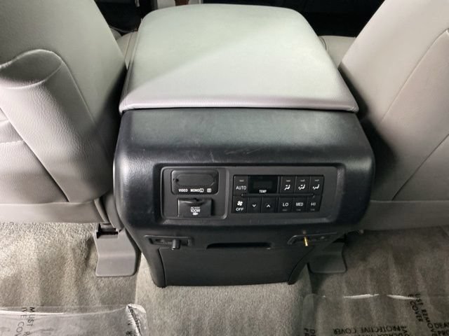Used 2010 Toyota Sequoia Platinum AWD/4WD image 21