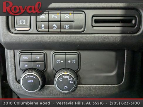 Used 2023 Chevrolet Tahoe Z71 w/ Luxury Package AWD/4WD image 22