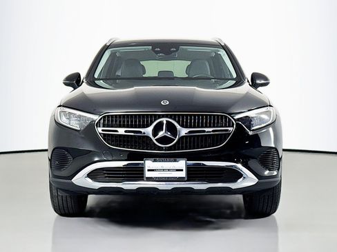 Used 2025 Mercedes-Benz GLC 350e 4MATIC image 2