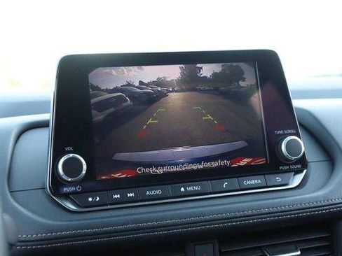 Used 2025 Nissan Rogue SV AWD/4WD image 12