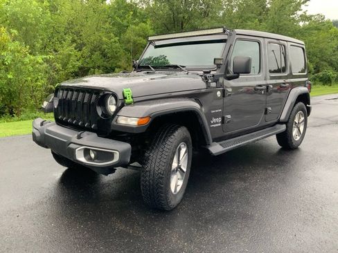 Used 2021 Jeep Wrangler Unlimited Sahara w/ Cold Weather Group AWD/4WD image 4