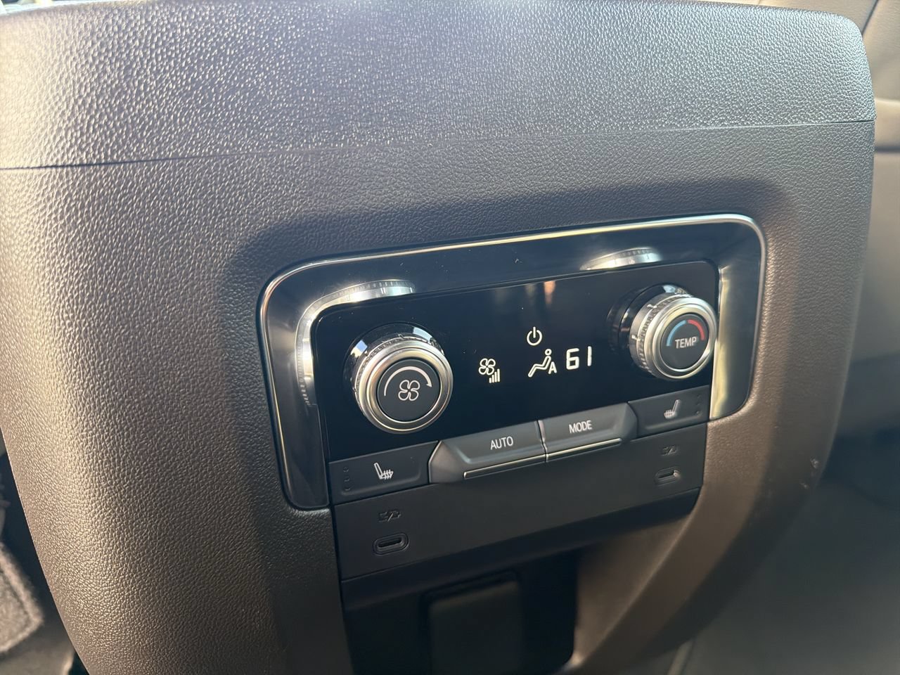 Used 2026 GMC Yukon Elevation AWD/4WD image 29