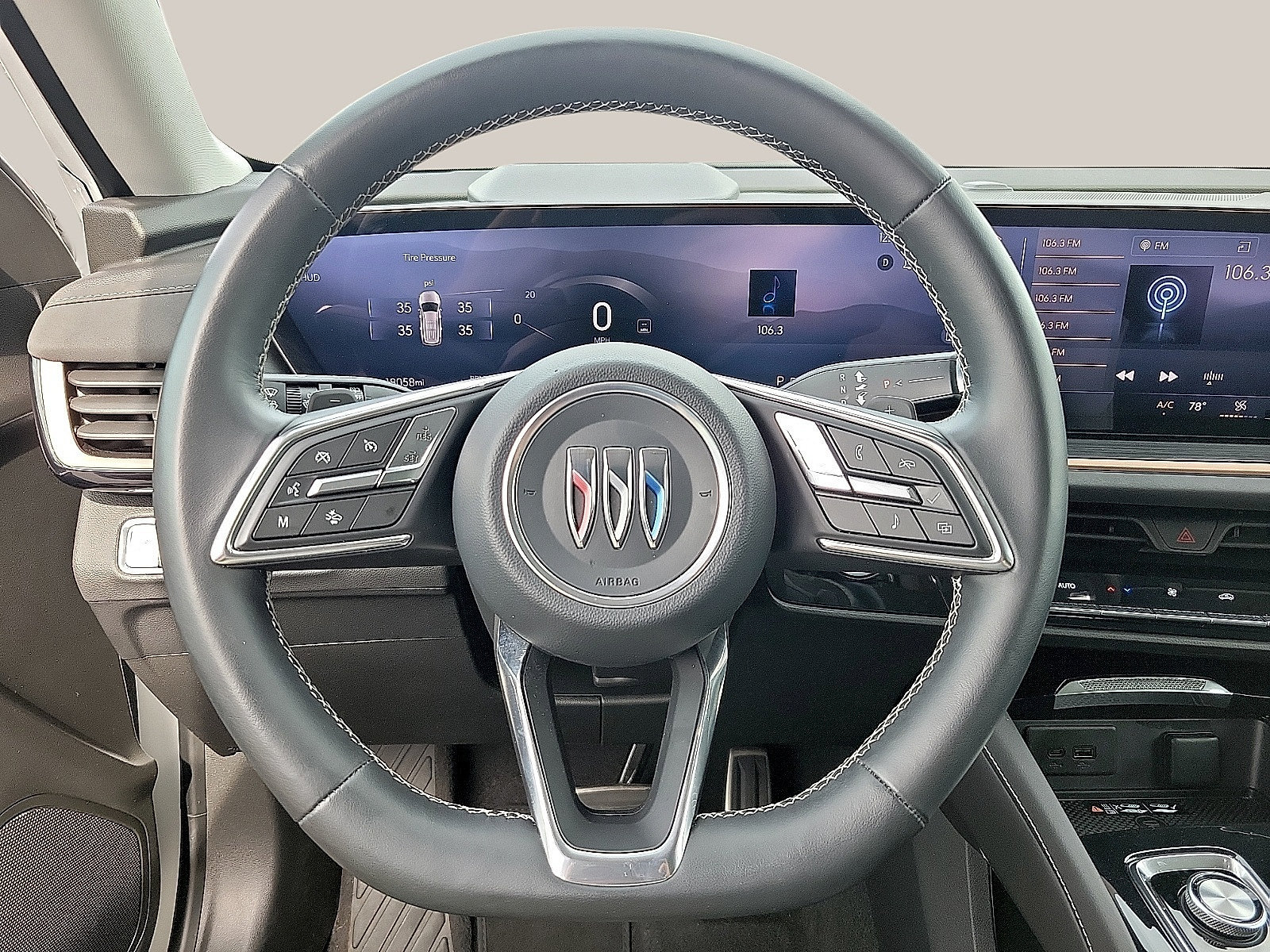 Used 2025 Buick Envision Sport Touring AWD/4WD image 19